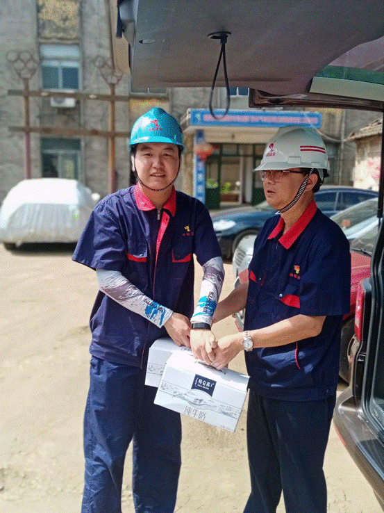 公司黨委書(shū)記到金磊項(xiàng)目部開(kāi)展工作調(diào)研 公司黨委書(shū)記到金磊項(xiàng)目部開(kāi)展工作調(diào)研