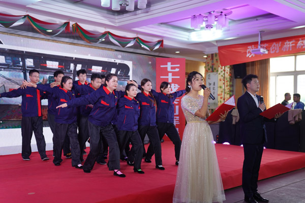 公司舉辦“建安賦”配樂.朗誦.舞蹈專題競(jìng)演 公司舉辦“建安賦”配樂.朗誦.舞蹈專題競(jìng)演