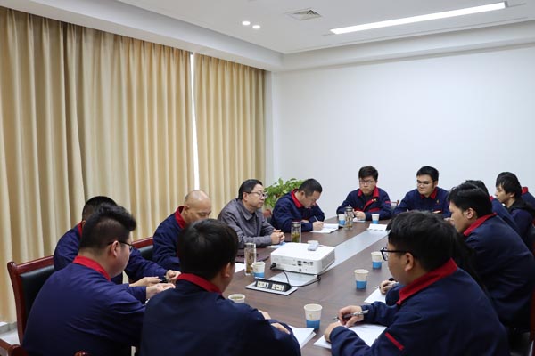 公司黨委書(shū)記到電控設(shè)備廠調(diào)研 公司黨委書(shū)記到電控設(shè)備廠調(diào)研